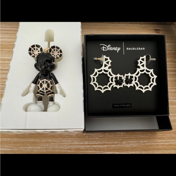 Out of stock X Disney items Earrings and Bagcharm Mickey Mouse spider web - Picture 2 of 16